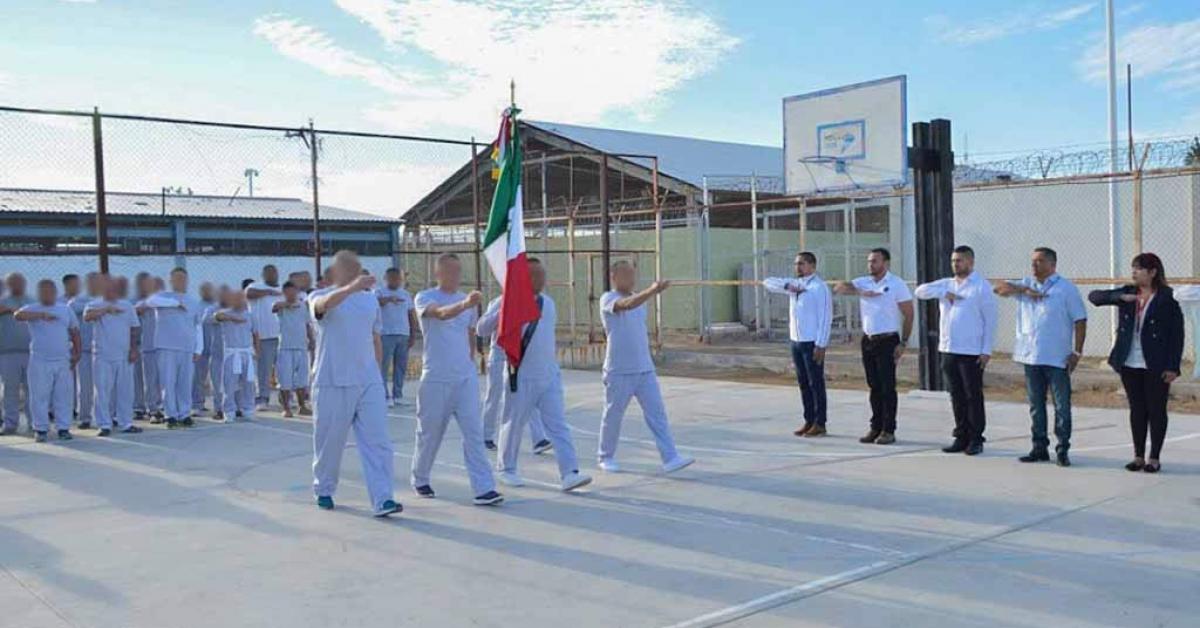 Celebran honores a la bandera en Centros Penitenciarios de BCS
