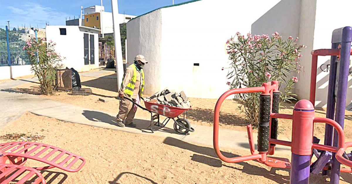 Trabaja Gobierno de Los Cabos en el rescate de espacios públicos